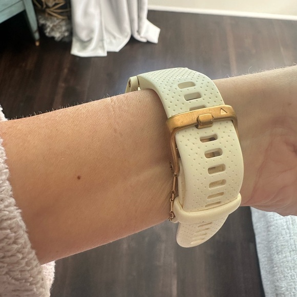 Garmin Fenix 5S Sapphire crystal  Smartwatch - Picture 11 of 13